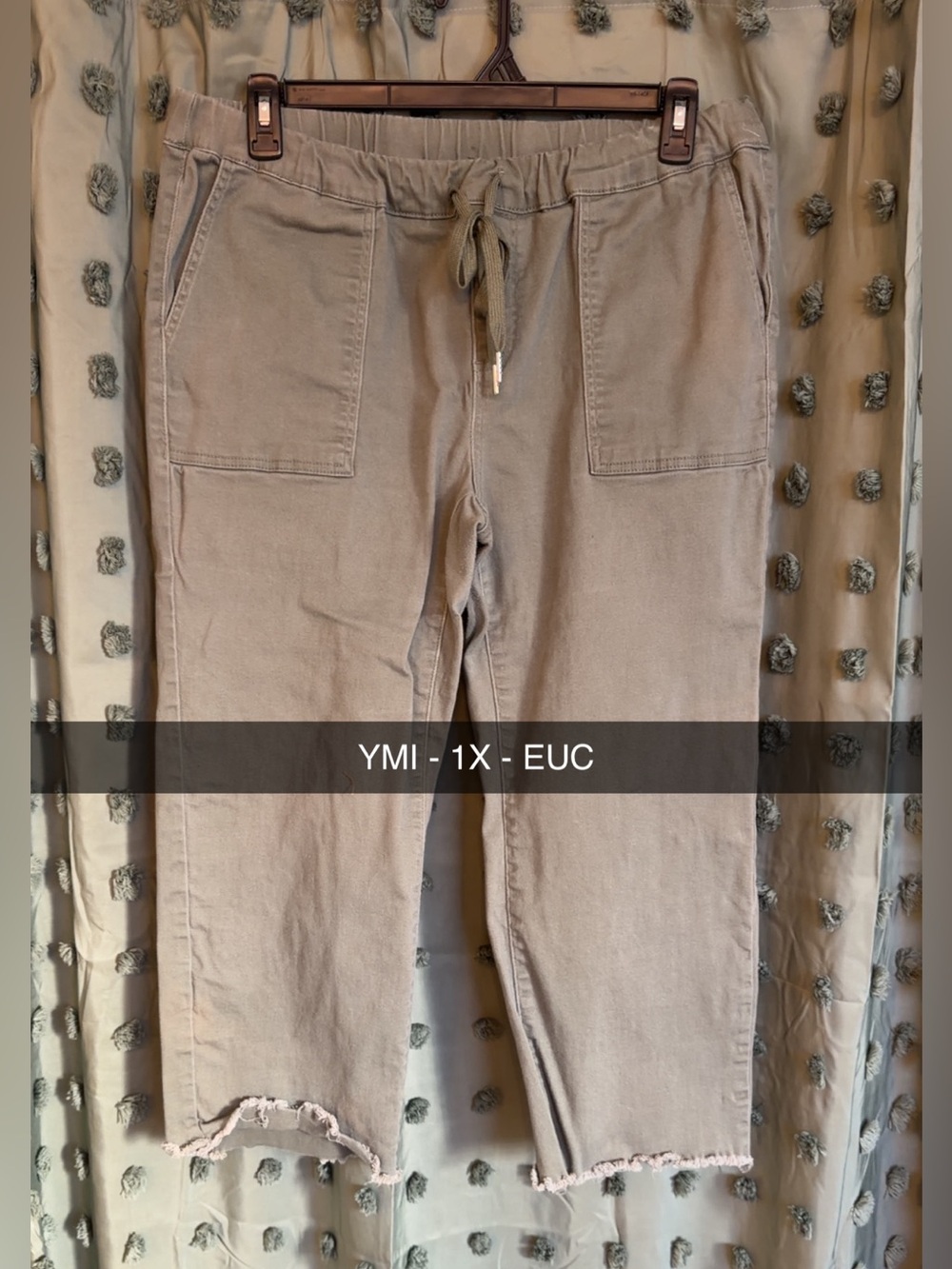 PLUS SIZE YMI Cropped Joggers
